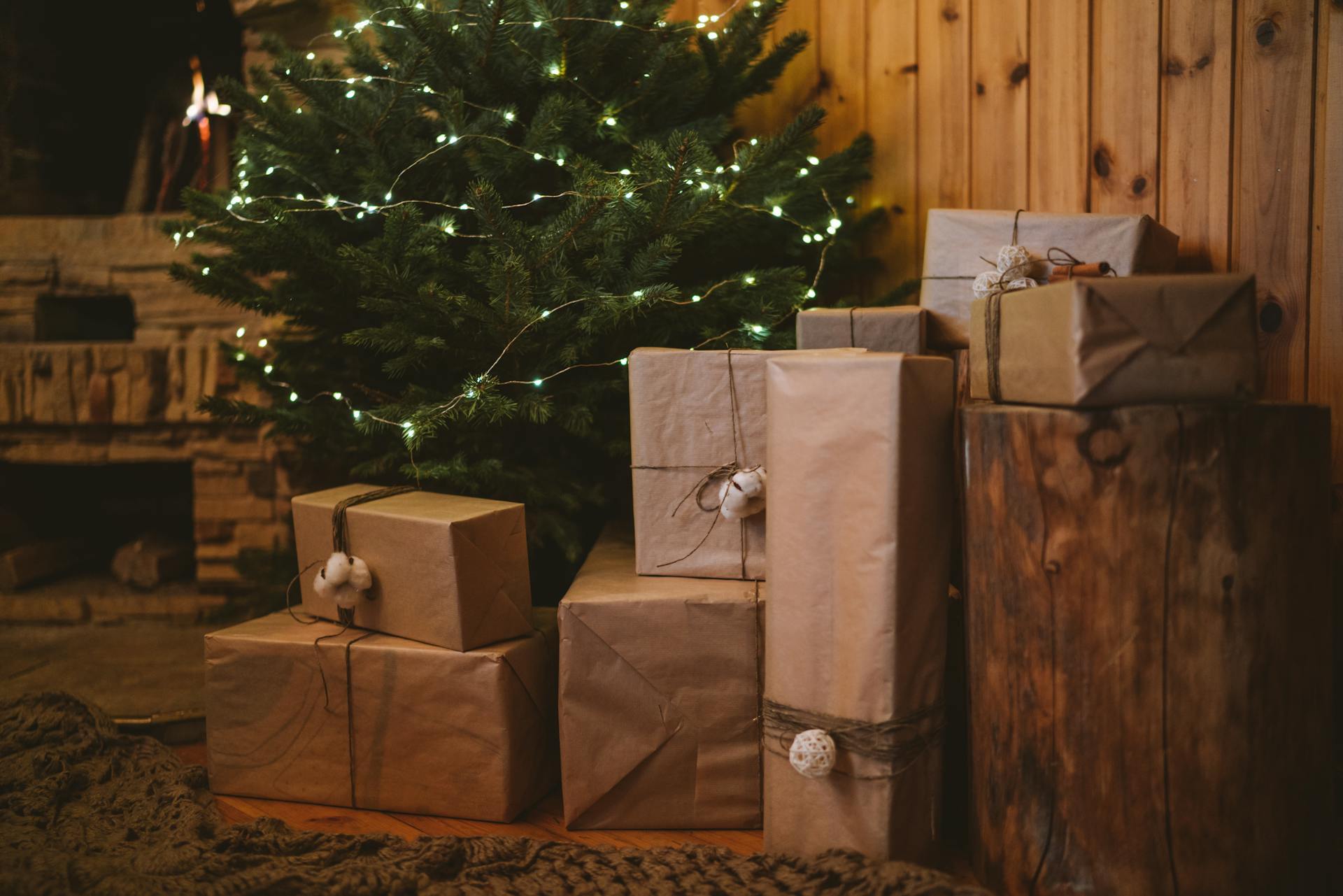 Rustic Christmas tree with presents